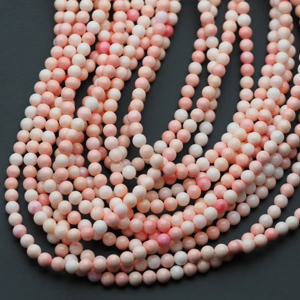 Muszla różowa - polerowane kulki 4 mm (sznur)