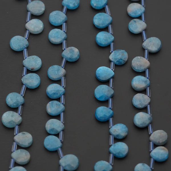 Apatyt fasetowane łzy briolette  8x10 mm (sznur)