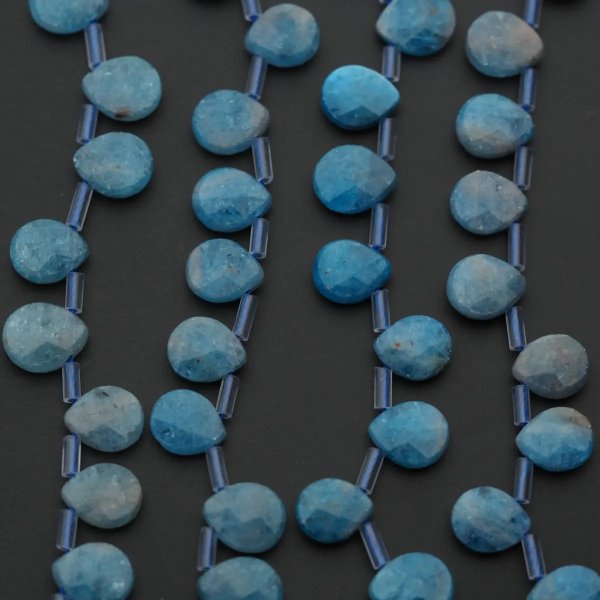 Apatyt fasetowane łzy briolette  8x10 mm (sznur)