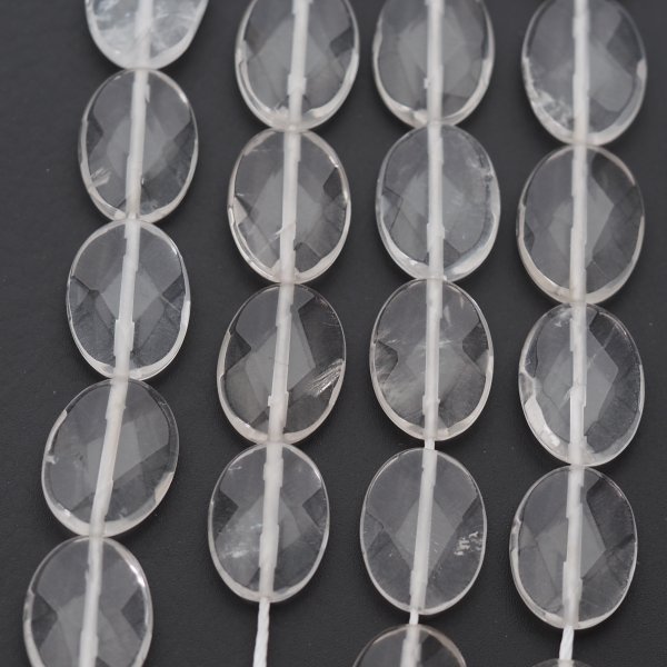 Kryształ Górski fasetowany owal 10x14 mm (sznur)