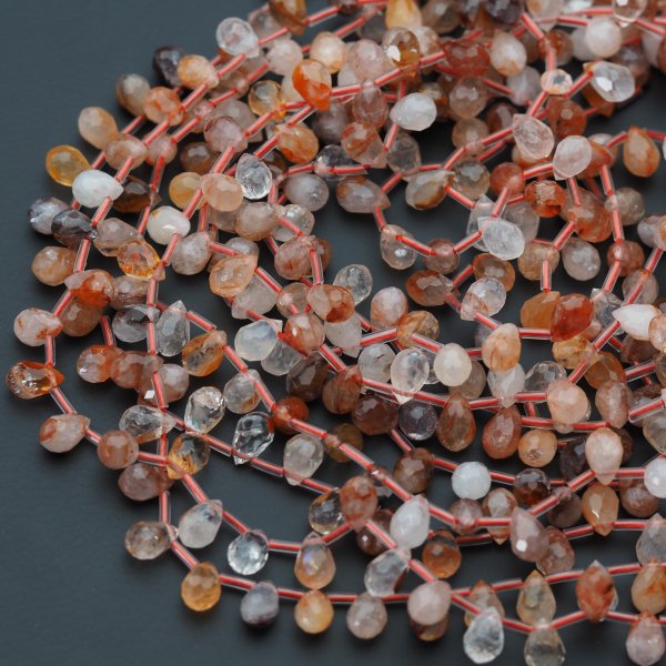 Kwarc czerwony fasetowane krople briolette 6x9 mm (sznur)