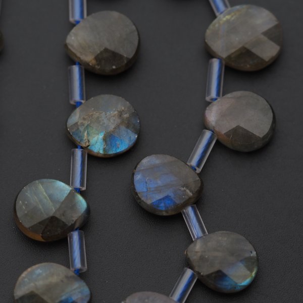Labradoryt fasetowane łzy briolette 8x10 mm (sznur)