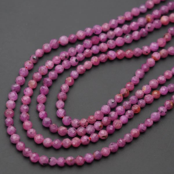 Rubin fasetowane kulki 3,8 mm (sznur)