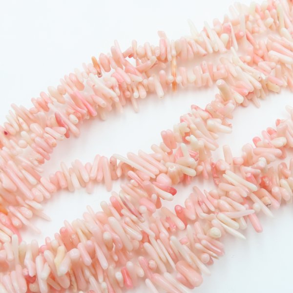 Koral patyczki różowe (sznur)