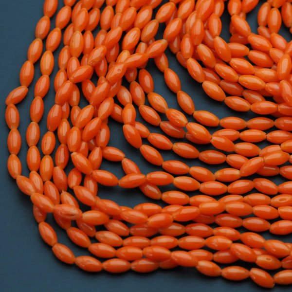 Koral ciemny pomarańczowy ryż 8x4 mm (sznur)