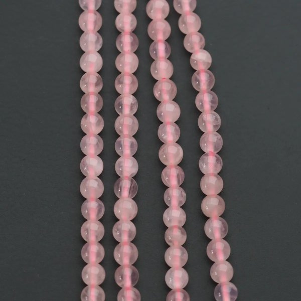 Kwarc Różowy - polerowane kulki 5,3 mm (sznur)