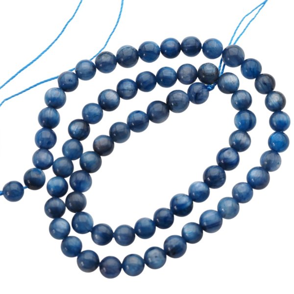 Kyanit kulka polerowana 6mm (sznur)