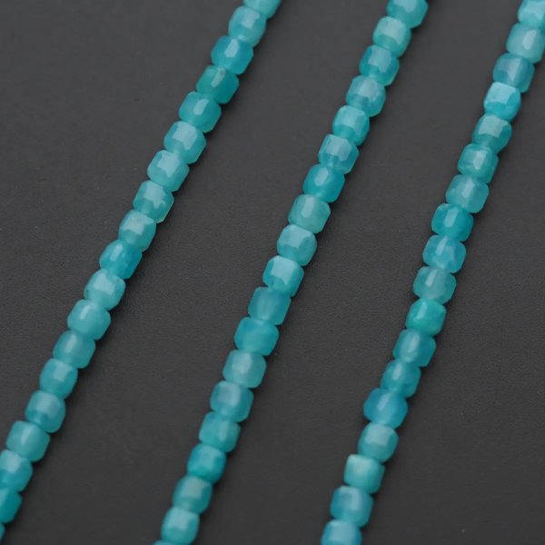 Amazonit fasetowany kostka 3 mm (sznur)