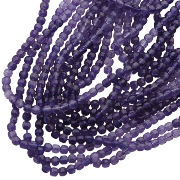 Ametyst fasetowany - kostki 3,5 mm (sznur)
