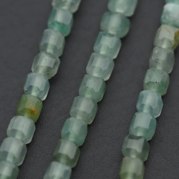 Awenturyn fasetowany kostki 3 mm (sznur)