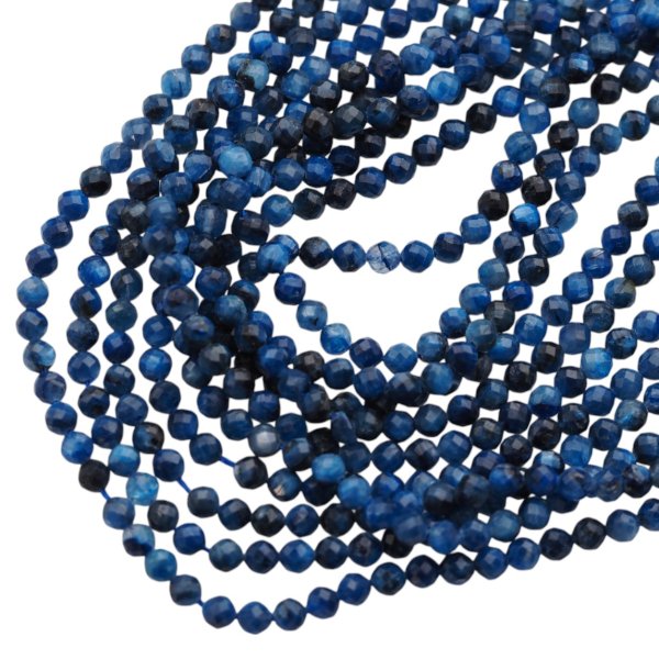Kyanit fasetowany kulka 4,5 mm (sznur)