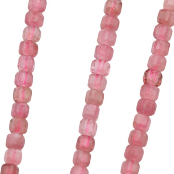 Rubelit fasetowany - kostki 2,5 mm (sznur)