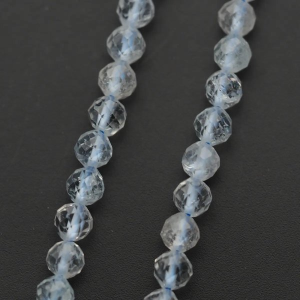 Topaz fasetowany - kulki 4,5 mm (sznur) 