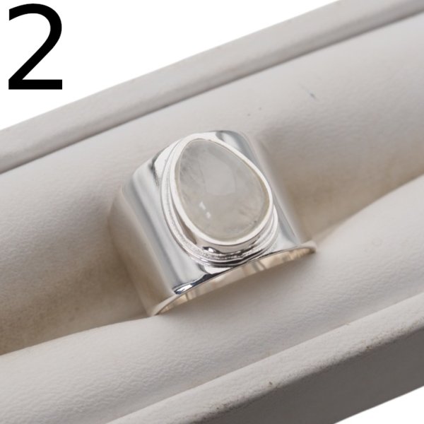 Kamień Księżycowy i srebro - sygnet (różne kształty i rozmiary do wyboru)