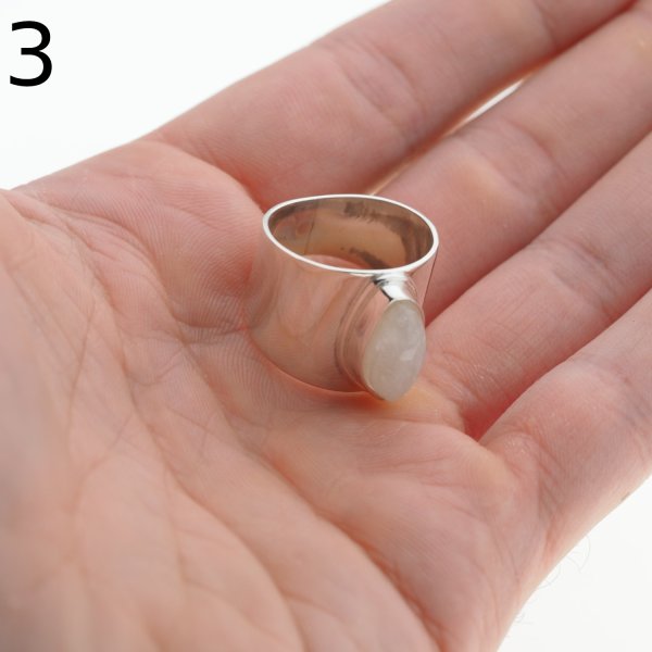 Kamień Księżycowy i srebro - sygnet (różne kształty i rozmiary do wyboru)