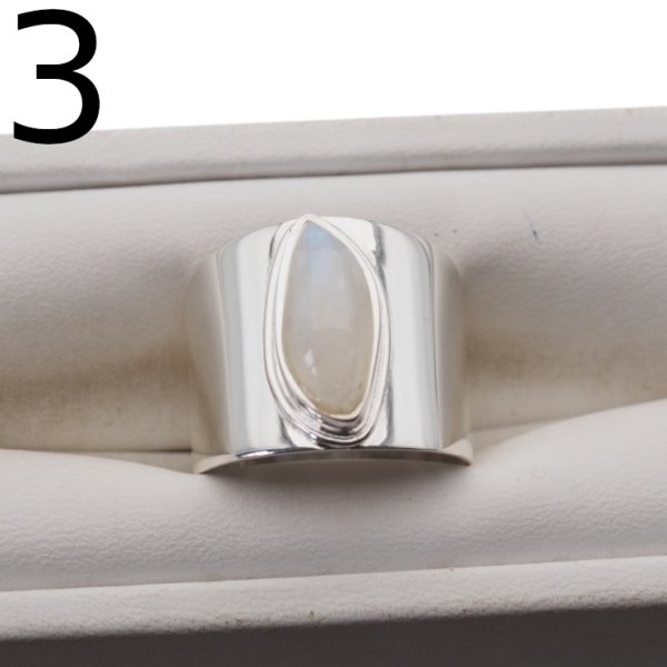 Kamień Księżycowy i srebro - sygnet (różne kształty i rozmiary do wyboru)