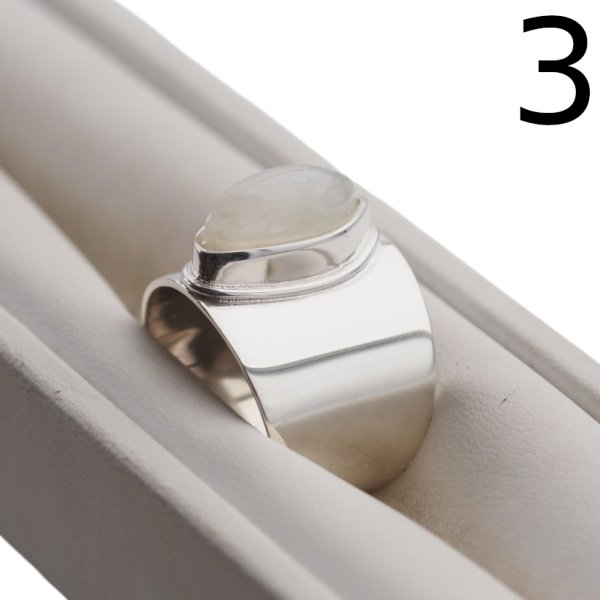 Kamień Księżycowy i srebro - sygnet (różne kształty i rozmiary do wyboru)