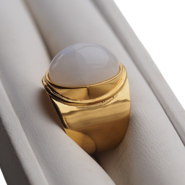 Kamień Księżycowy i srebro złocone - pierścionek sygnet