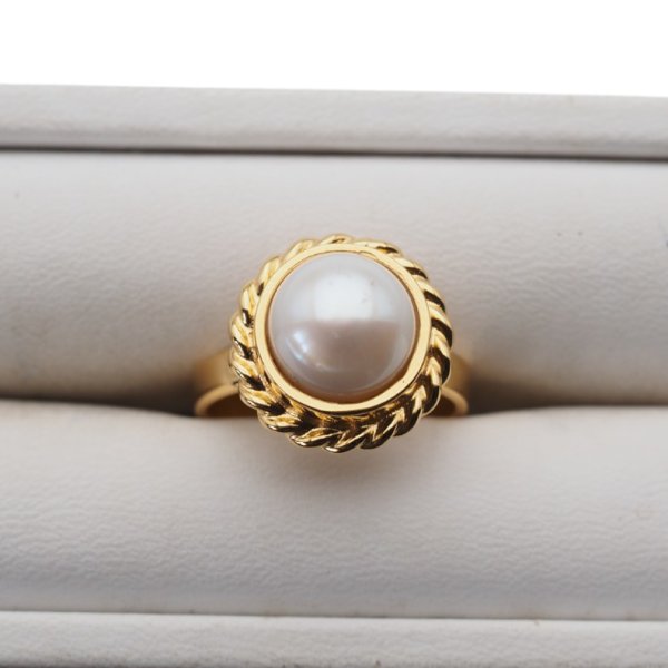 Perła biała i srebro złocone - regulowany pierścionek okrągły (podwójnie złocony)