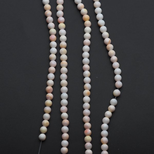 Muszla różowa - polerowane kulki 3,5 mm (sznur)