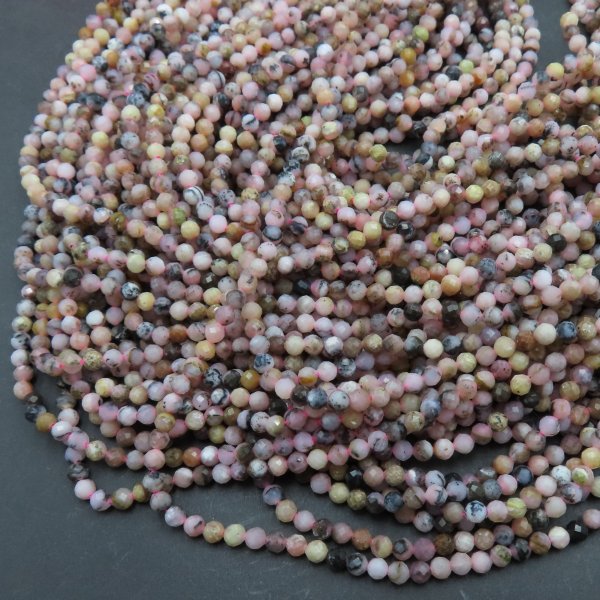Opal Różowy fasetowany kulki 3mm (sznur)