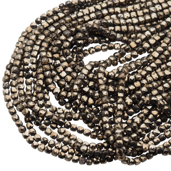 Piryt fasetowany kostki 4 mm (sznur)