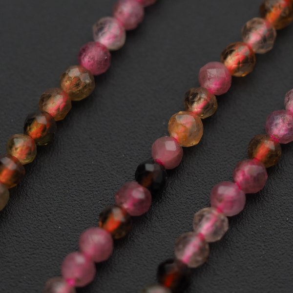 Turmalin kolorowy fasetowany kulki 2 mm – sznur ok. 38 cm