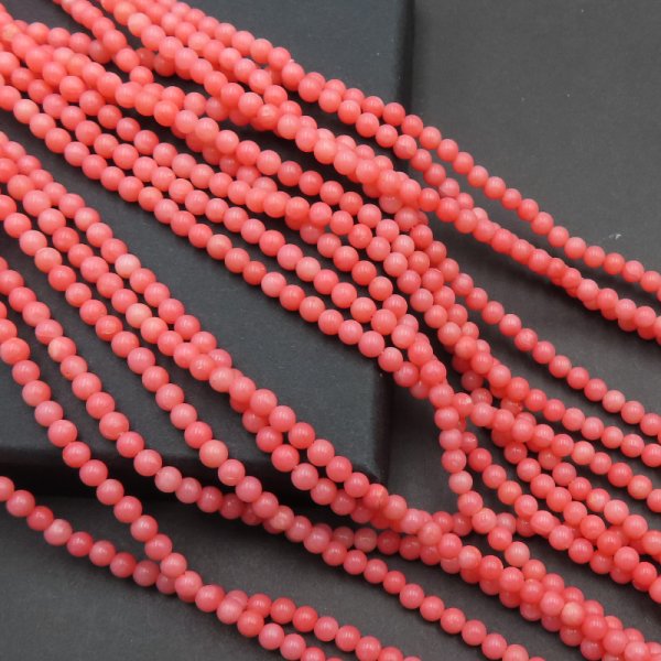 Koral różowy kulki 3 mm (sznur)