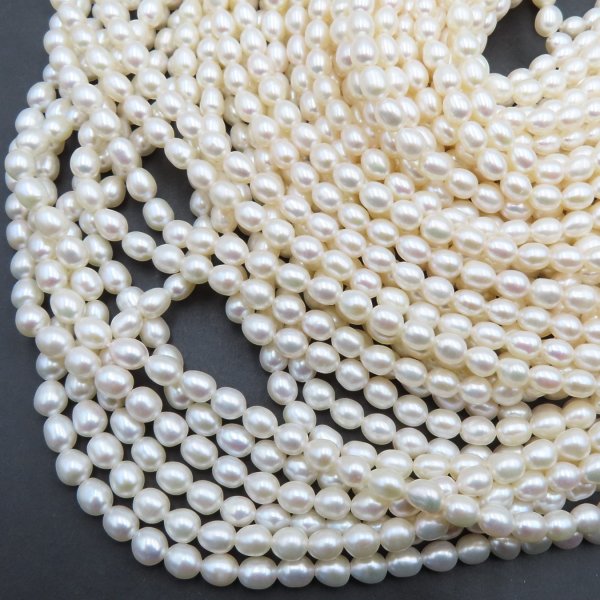 Perły Naturalne Hodowane białe ryż 5-6 nr 375 mm (sznur)