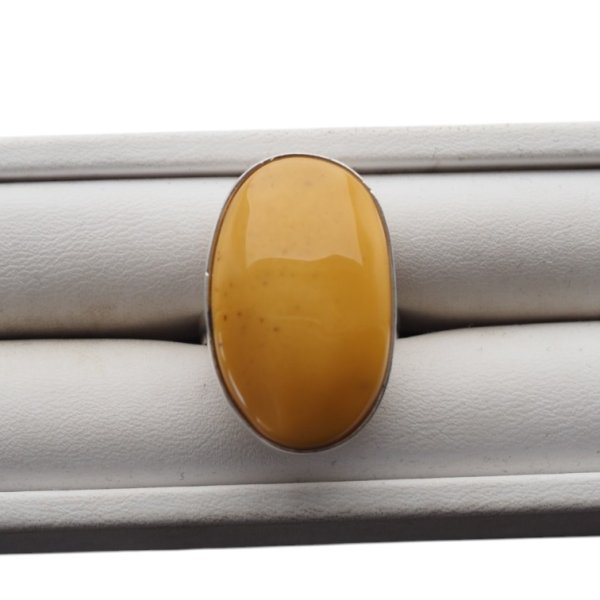 Mleczny Bursztyn i srebro - pierścionek owalny (Rozmiar Jubilerski 18)
