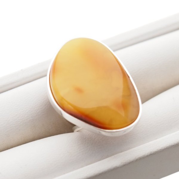 Mleczny Bursztyn i srebro - pierścionek z regulacją (rozmiar 10-14)