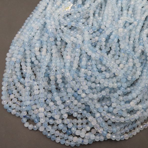 Akwamaryn Fasetowany kulki 4,2mm (sznur)
