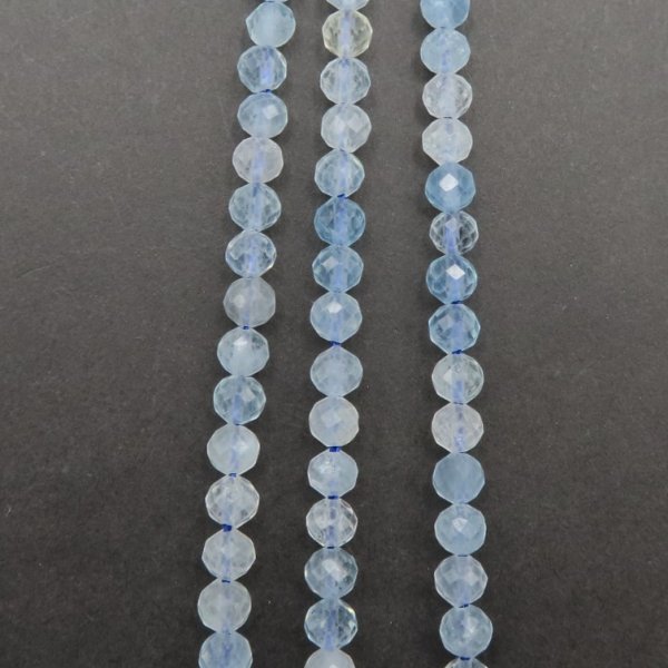 Akwamaryn Fasetowany kulki 4,2mm (sznur)