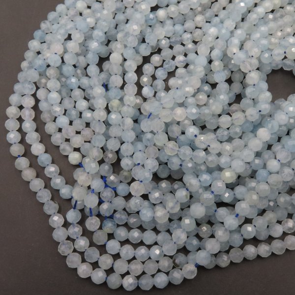 Akwamaryn fasetowany - kulki 5 mm (sznur 39 cm)