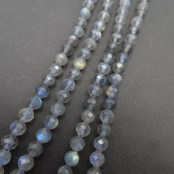 Labradoryt fasetowany kulka 5 mm (sznur)