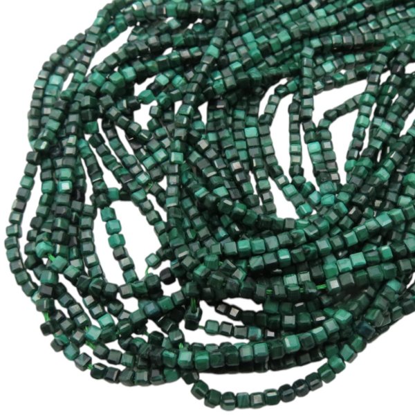 Malachit - fasetowane kostki 2,5 mm (sznur 38,5 cm)