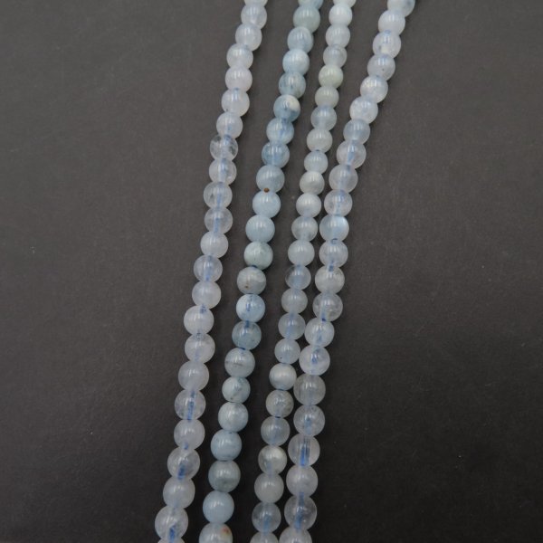 Akwamaryn kulki 4 mm (sznur 40 cm)