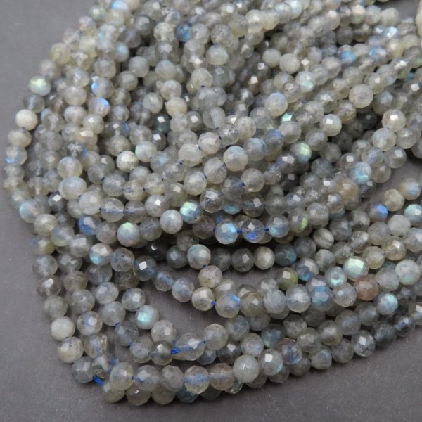 Labradoryt fasetowany kulka 5 mm (sznur 39,5 cm)