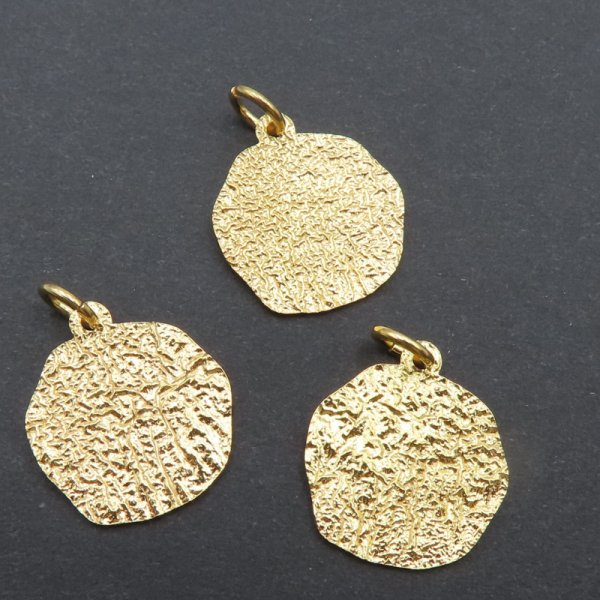 Srebro złocone Ag - zawieszka młotkowana 14,3 mm