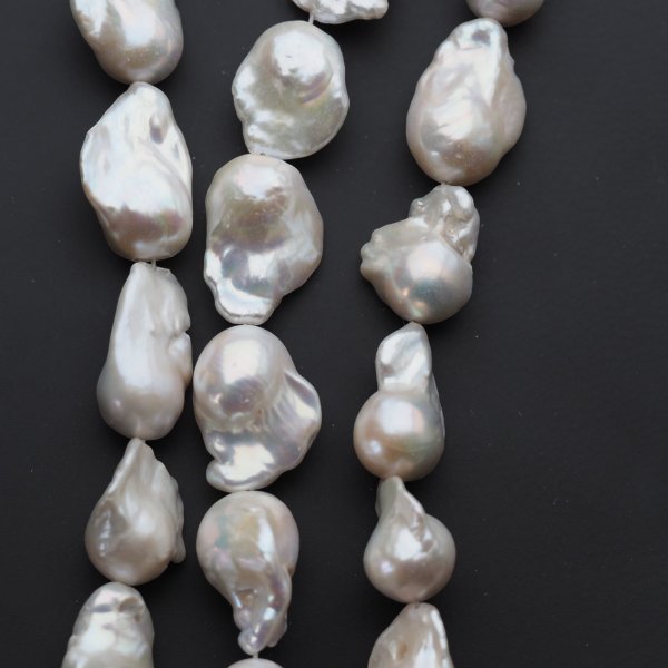 Perły Naturalne Hodowane białe barok 12-13 mm nr 405 (sznur)