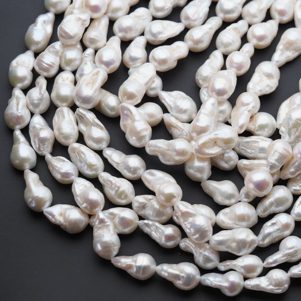 Perły Naturalne Hodowane białe barok 10 mm nr 402 (sznur)