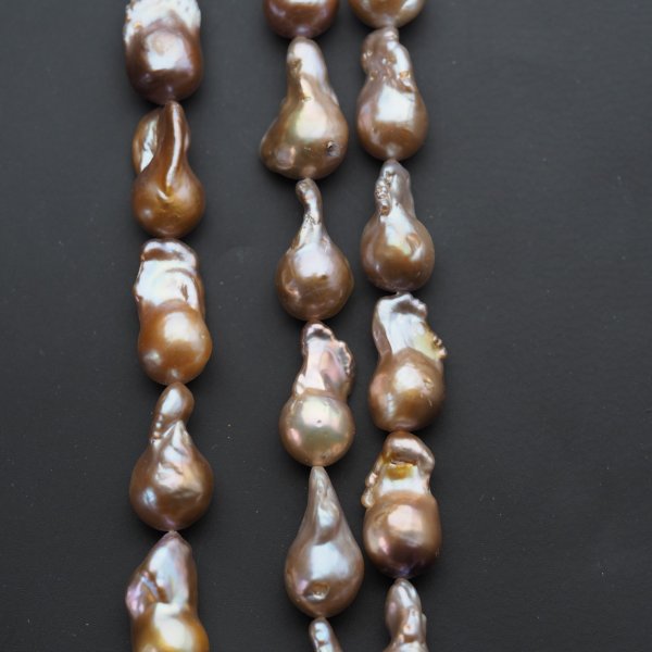 Perły Naturalne Hodowane fioletowe barok 10 mm nr 403 (sznur)