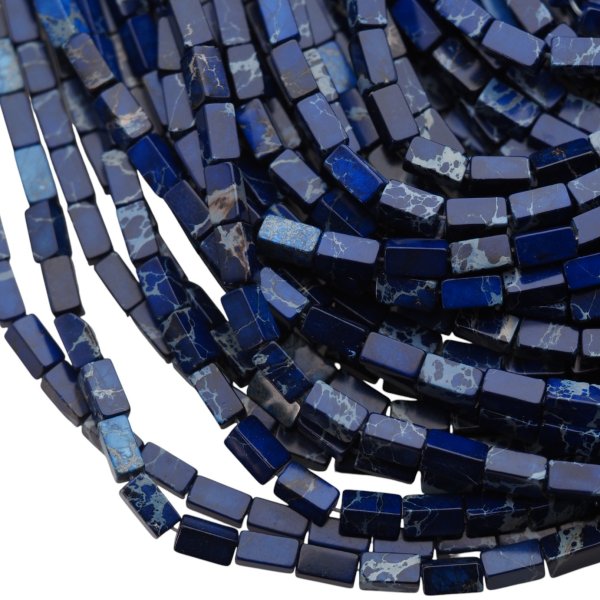 Jaspis cesarski ciemny niebieski prostopadłościany 4x8 mm (sznur 37,5 cm)