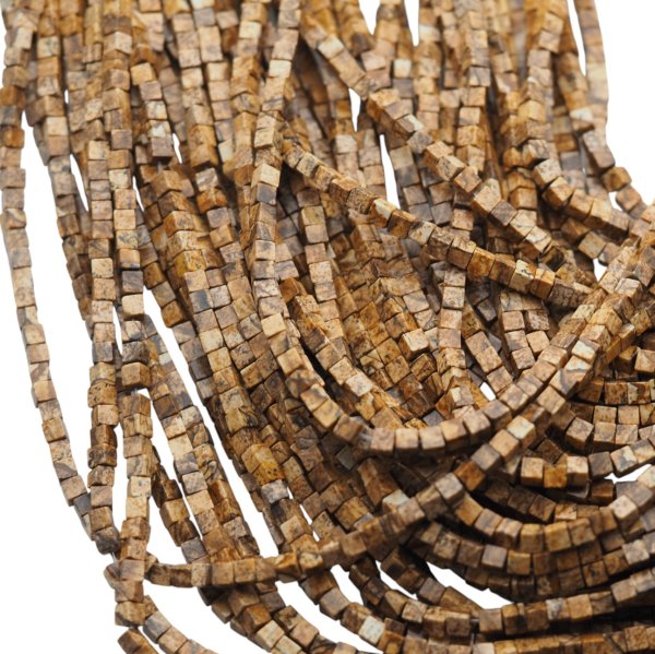 Jaspis cesarski kostka 3 mm (sznur 37,5 cm)