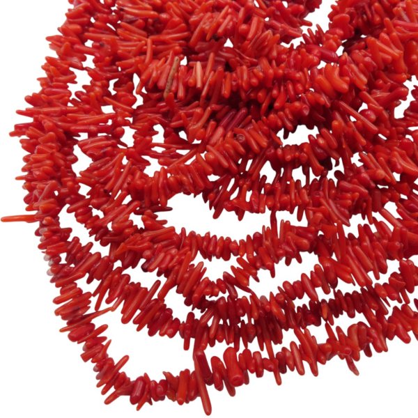 Koral czerwony patyczki 1-2x8-12 (sznur 42 cm)