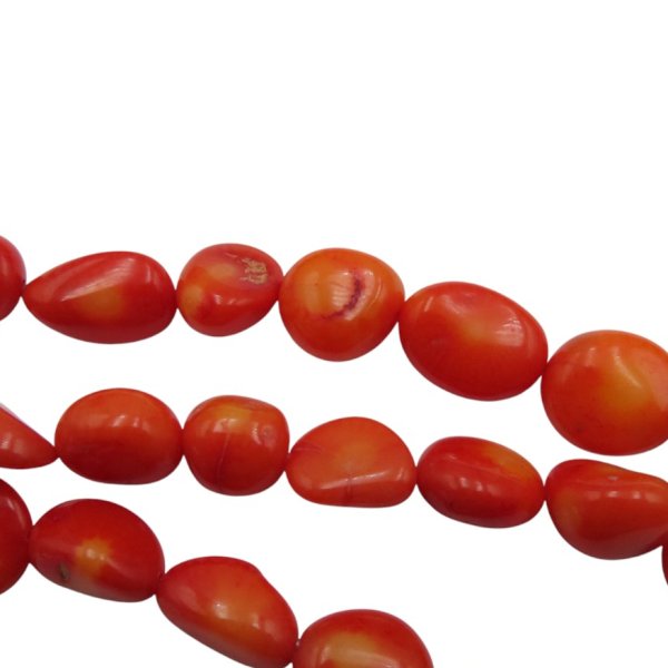 Koral pomarańczowy kamyki płaskie 9-11x5 mm (sznur 35 cm)