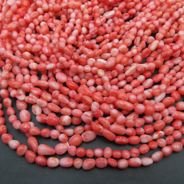 Koral różowy kamyki 6-10 (sznur 39,5 cm)
