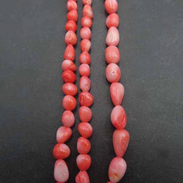 Koral różowy kamyki 6-10 (sznur 39,5 cm)