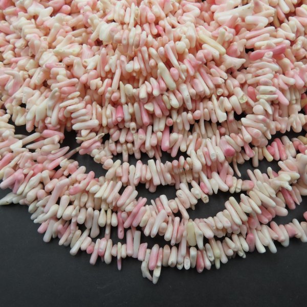 Koral różowy patyczki 2-3x8-10-15 (sznur 40 cm)