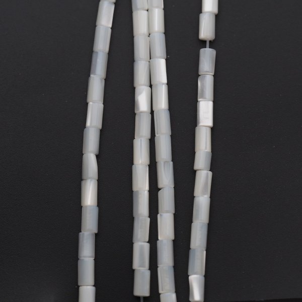 Muszla biała - walce 3x5 mm (sznur 39.5 cm)